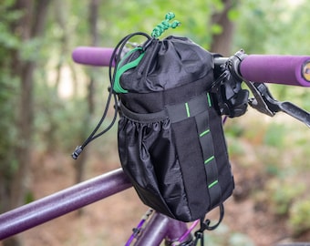 Cycling Handlebar Bag – One-Hand Access FeedBag for Bikepacking & Gravel Bikes. Pocket Pack One Hand Black-Green Color.