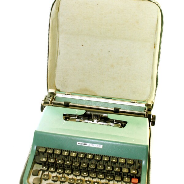 Olivetti Lettera 32 Portable Typewriter in Vinyl Case - Teal or Aqua Typewriter