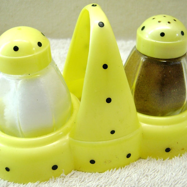 Embee Cruet Set - Salt and Pepper Shakers - In Original Box