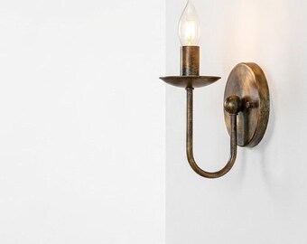 Aplique de pared de latón con pátina antigua – Lámpara de metal estriada para velas, decoración moderna de mediados de siglo