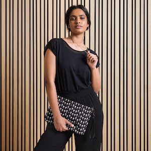 Skull Crossbody Bag: Gothic Faux Leather Shoulder Purse