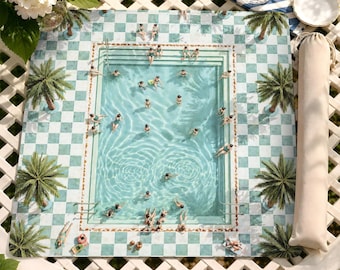 Tappetino da Mahjong con vista panoramica sulla piscina, decorazione da tavolo con scena estiva vintage, atmosfera da resort con piastrelle color acquamarina, idea regalo per casa al mare