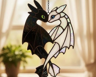 Acchiappasole con Sdentato e Furia Luminosa / Decorazione per finestra a forma di cuore di drago / Regalo per amanti dei draghi fantasy