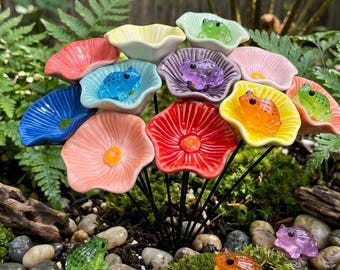 Butterfly & Bee Water Station | Ceramic Flower Pollinator Drinking Cups with Cute Frogs | Garden Bug Feeder | Fairy Garden Decor Yard Art