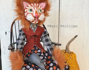 Halloween Cat Art Doll de Kari Phillips OOAK hecho a mano "Betsy Boo" Orange Tabby Cat doll-signed original, con derechos de autor