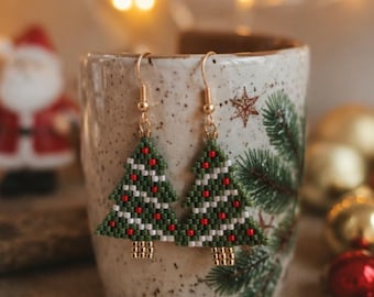 Feestelijke kerstboomoorbellen: handgemaakt met Japanse Miyuki-kralen