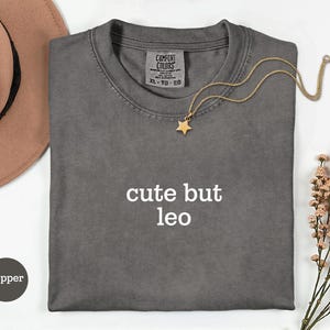 T-shirt mignon mais Lion, T-shirt drôle Lion, Cadeau astrologique pour Lion, T-shirt horoscope, T-shirt zodiaque, Cadeau d'anniversaire, T-shirt Comfort Colors Pepper