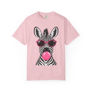 Cool zebra-kauwgomshirt, zebra-T-shirt met roze zonnebril, grappig T-shirt met dierenprint, trendy cadeau voor zebra-liefhebbers