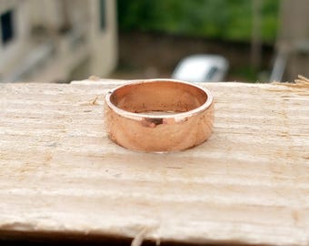 槌目加工の銅製バンドリング、ソリッドユニセックスウェディングジュエリー、クラシックなプロミスデーギフト