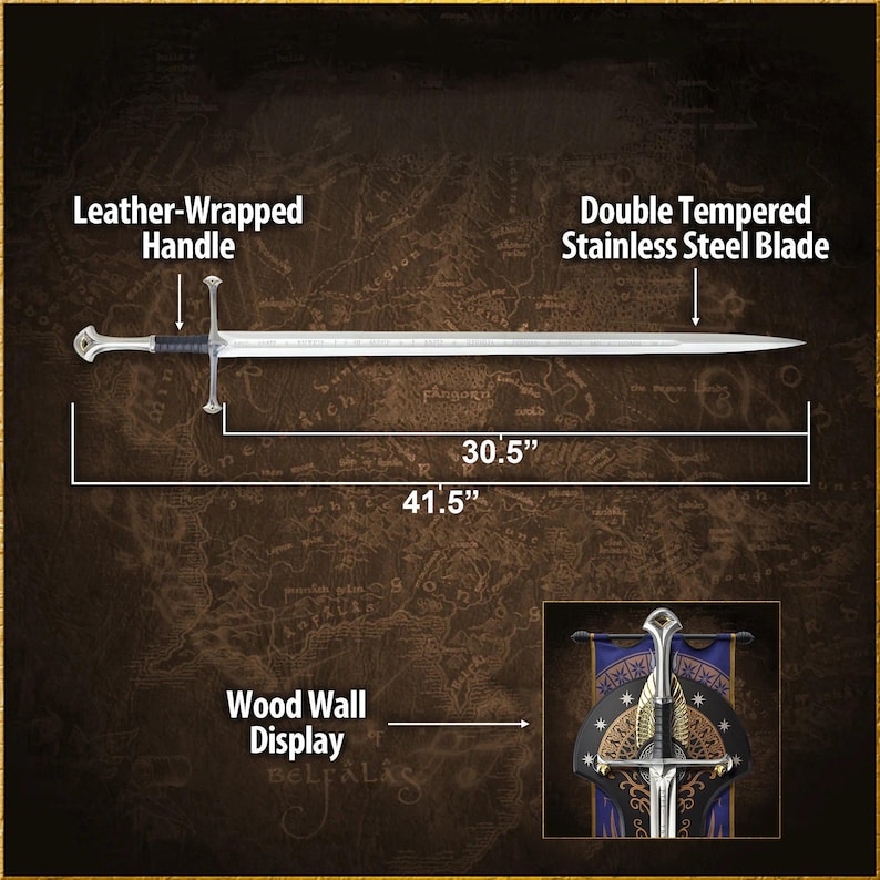 Op de afbeelding: Een lang zwaard met een met leer omwikkelde handgreep en een dubbel gehard roestvrijstalen lemmet. Het zwaard is 105,4 cm lang, met een lemmet van 77,5 cm. De afbeelding toont ook een houten wanddisplay.