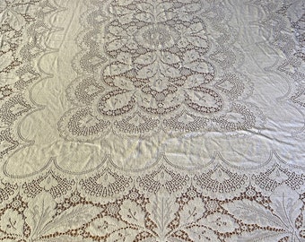 Quaker Lace Tablecloth, vintage lace tablecloth, Scranton lace tablecloth