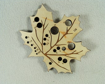 Knitting Needle Gauge US OOO-15 in a Maple Leaf, Yuletide Ornament