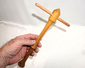 Križik, Ksinna: crossed  board variant, Druganie. Bast Hand Spindle from the Slovakian Ethnographic Archives