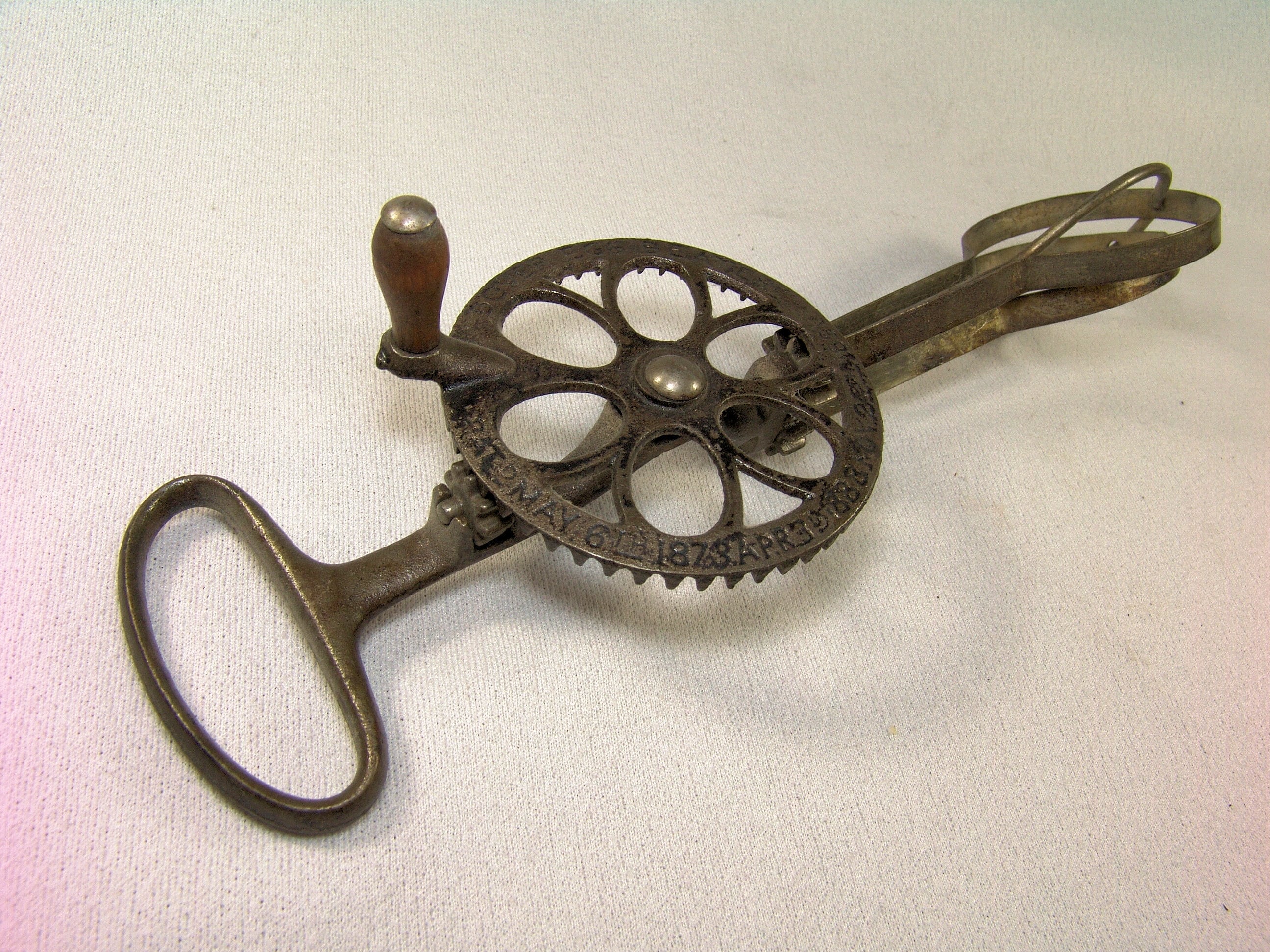 Dover top egg beater