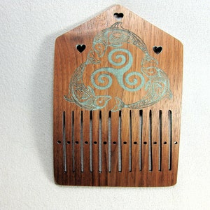 Skandynawska taśma lub nicielnica do tkania pasów, tylny pas krosna: Totem klanu Druidów