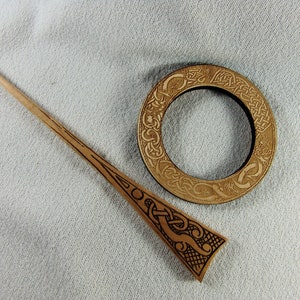 Annular Brooch: Shawl Pin