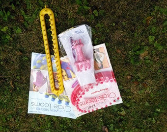 Circle Loom Lot//Learn New Stitches by Anne Bipes//Learn to Knit on Circle Looms by Denise Layman//Provo Craft Spool Loom kit//14" Oval Loom