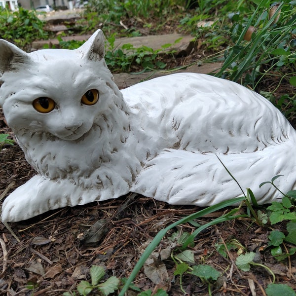 Large Persian Cat//Amber Eyes//Homco 1147/1970//Large White Cat//Floor Decor//Enclosed Patio Sculpture//Cat Lover Gift