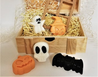 Halloween figures natural soaps pack