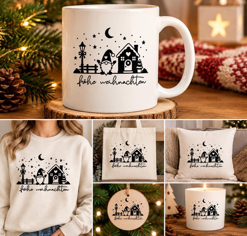 Puede incluir: Una taza de cer&aacute;mica blanca, una sudadera beige, una bolsa de tela, un coj&iacute;n, un adorno de madera y una vela, todos con un gr&aacute;fico negro de un gnomo, una casa, una farola, estrellas, una luna creciente y el texto Frohe Weihnachten.