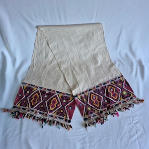 Toalla de lino antigua Peshkir de Anatolia, década de 1940, bordada a mano