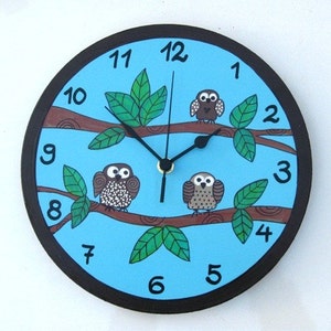 Round Wall Clock With Owls Painting
