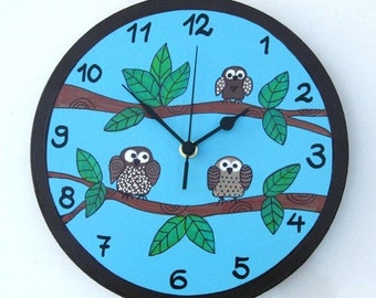 Round Wall Clock With Owls Painting