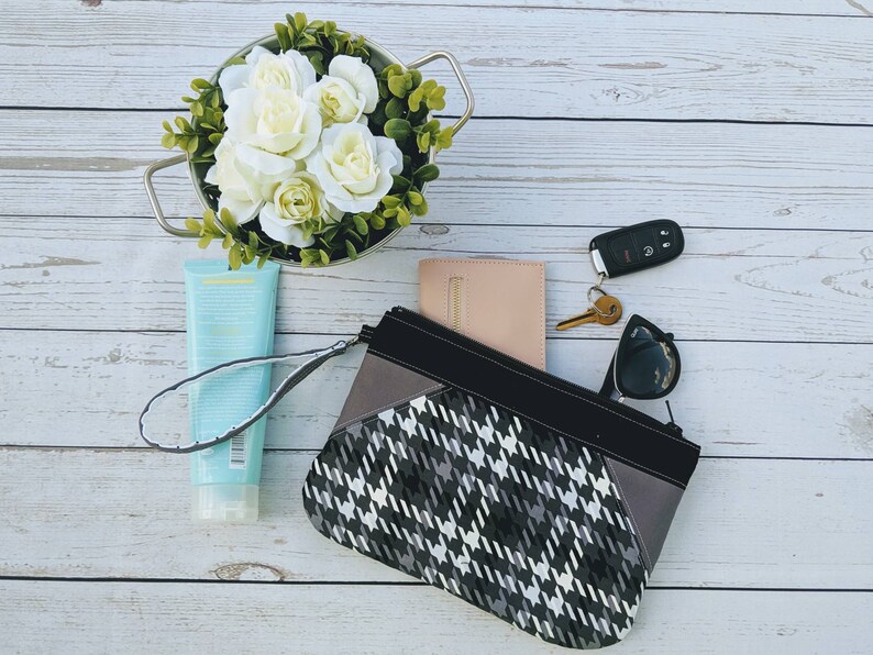 Beachcomber Clutch Black, Grey & White Houndstooth image 1