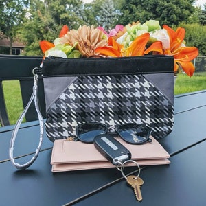 Beachcomber Clutch Black, Grey & White Houndstooth image 3