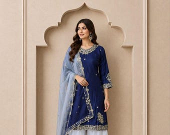 Conjunto de palazzo de seda crepé azul bordado, dupatta de organza, atuendo para invitada de boda.