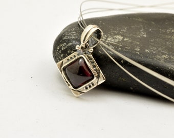 Garnet pendant sterling silver garnet necklace, rustic antique style, red gemstone pendant, garnet jewelry, January birthstone, gift for her