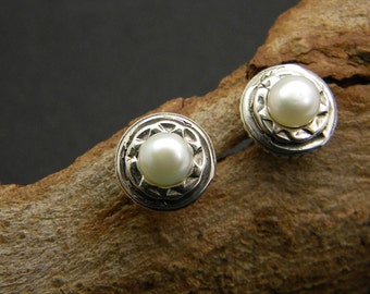 Pearl earrings in sterling silver, post earrings, white pearl handmade jewelry oxidized antique style, rustic pearl studs, gift for her
