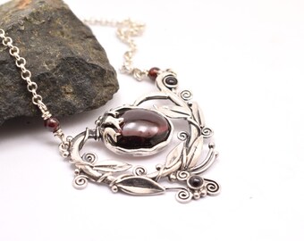 アールヌーボースタイルの大きなステートメントピース、アンティーク調