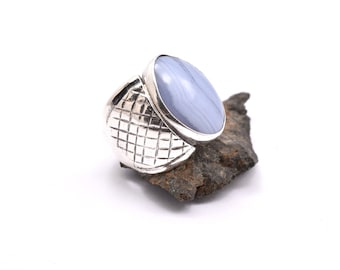 Silver blue lace agate ring sterling silver women's  size 7 oval light blue gemstone  artisan jewelry