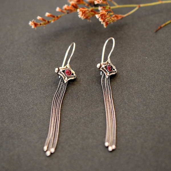 Boucles d'oreilles ethniques en argent, grenat, boucles d'oreilles pendantes en argent sterling, boucles d'oreilles longues en chaîne en sétaire, bijoux oxydés de style ottoman, bohème