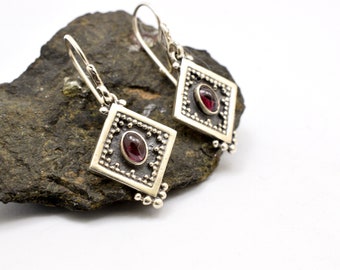 Garnet earrings sterling silver vintage style dangle earrings oval gemstone red garnet jewelry