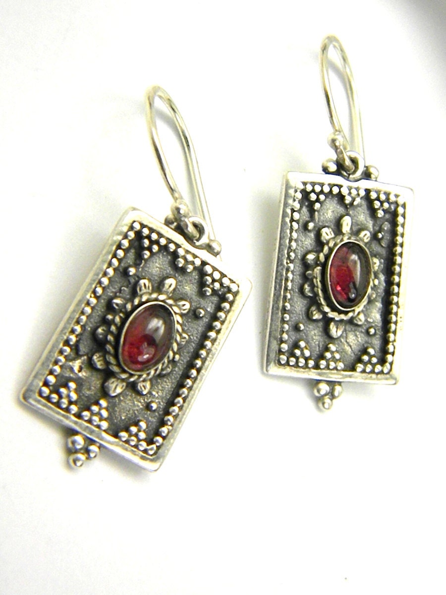 Garnet earrings sterling silver vintage style dangle earrings oval gemstone red garnet jewelry