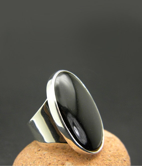 Sterling Silver Large Oval Onyx Ring Sterling Silver Large Oval Onyx Ring