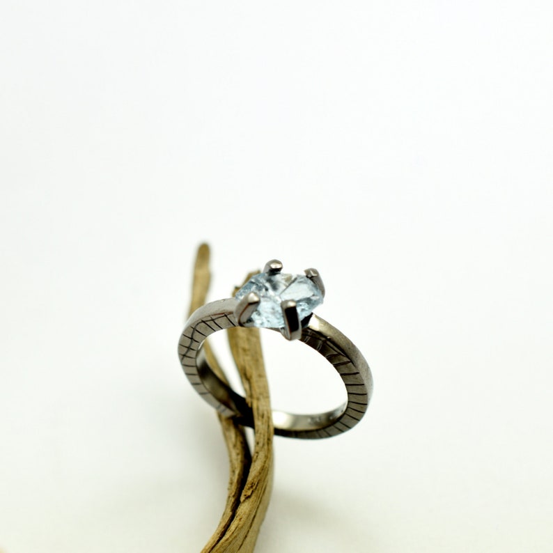 stack stone ring size 7.5 March birthstone jewelry light blue ring Aquamarine ring oxidase sterling silver rough raw aquamarine crystal