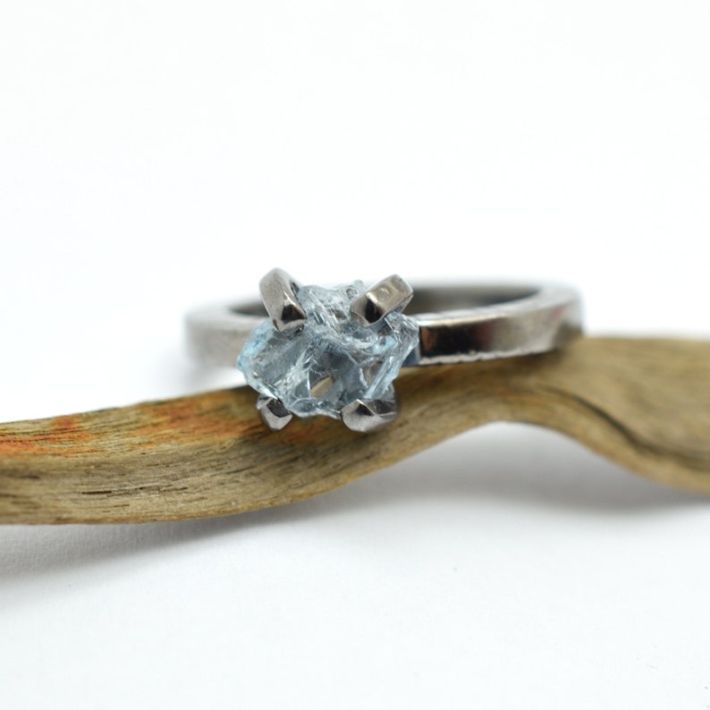 stack stone ring size 7.5 March birthstone jewelry light blue ring Aquamarine ring oxidase sterling silver rough raw aquamarine crystal