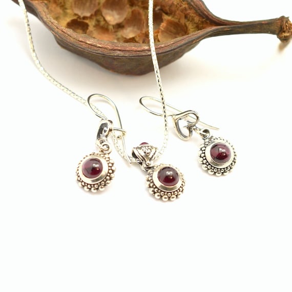 Garnet Jewelry Set Sterling Silver Earrings and Pendant: Antique