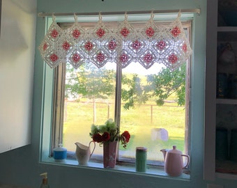 Crochet Pattern PDF for Petals on Point Valance, crochet cotton pink and white floral shabby chic motif curtain pattern