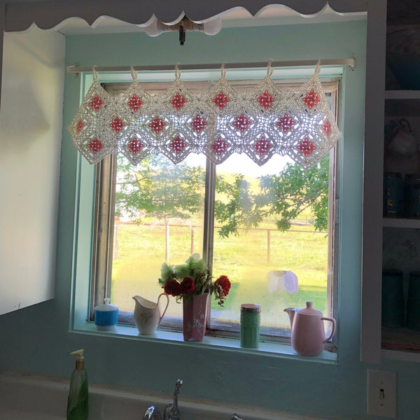 Crochet Pattern PDF for Petals on Point Valance, crochet cotton pink and white floral shabby chic pattern curtain pattern