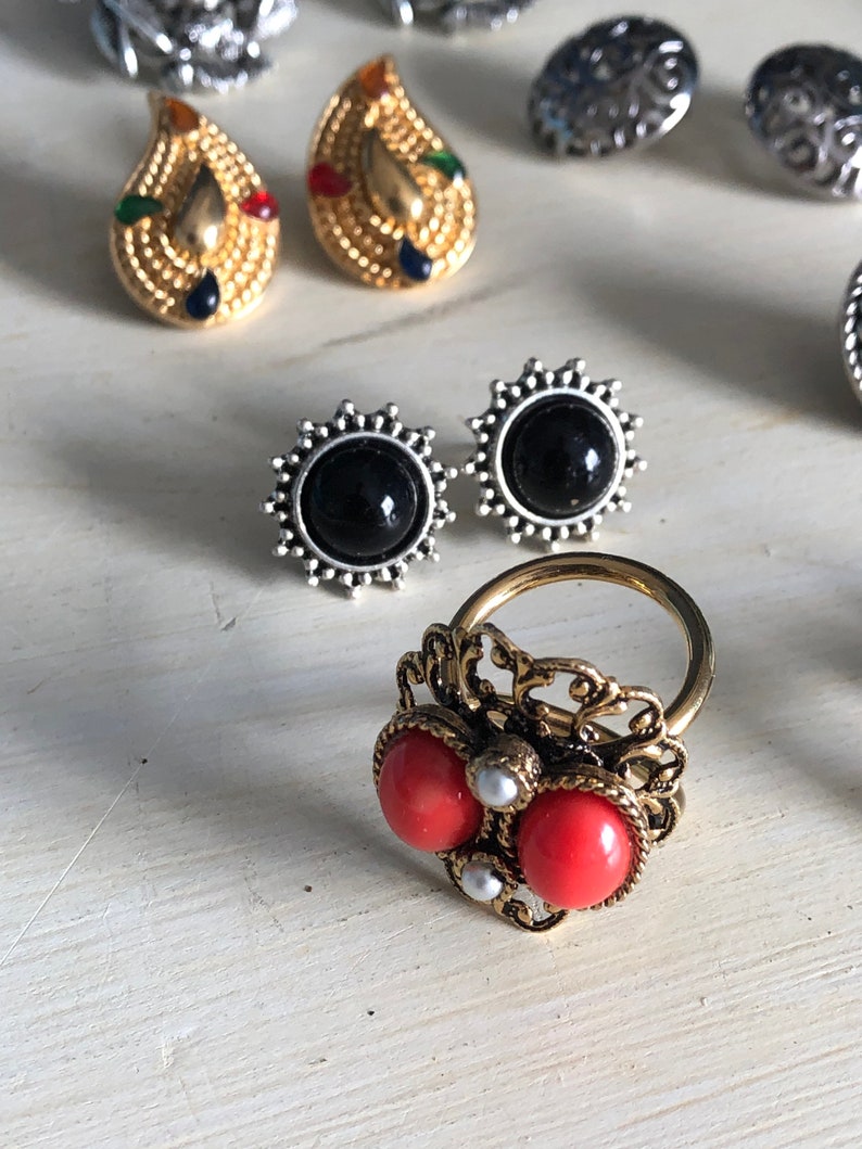 Red Gold Black Silver Enamel Coral Chain Bracelet Large Lot of Vintage Costume Jewelry Pierced Earrings Ring