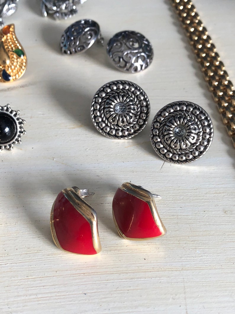 Red Gold Black Silver Enamel Coral Chain Bracelet Large Lot of Vintage Costume Jewelry Pierced Earrings Ring