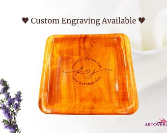 Juego de bandejas de madera personalizadas con soporte dorado, bandejas de servicio grabadas a medida, regalo de boda, decoración de mesa de centro, regalo de inauguración de la casa, juego de 2