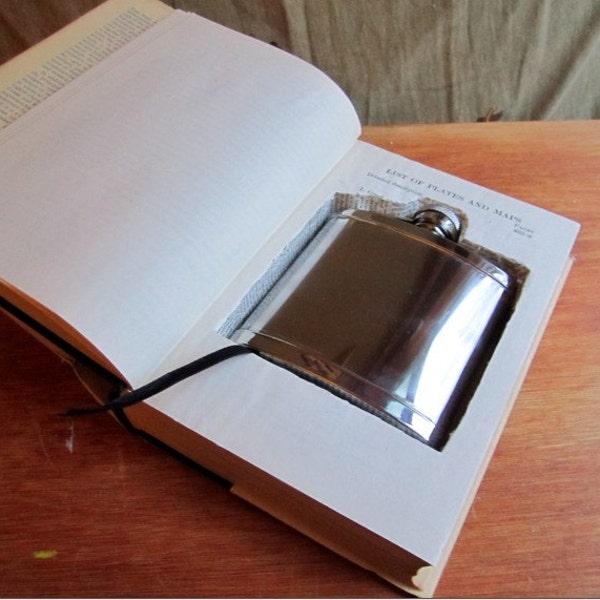 Oxford Companion Book Box w/Flask