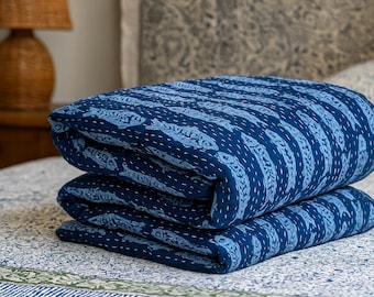 Edredón Kantha Indigo Fish, colcha reversible de algodón cosida a mano.
