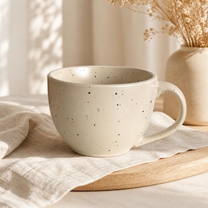 Extra Große gesprenkelte Steingut Tasse - Oatmeal Beige, moderner Farmhaus-Stil