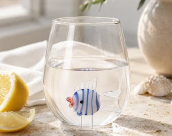 Copo de vidro artesanal com figura de peixe 3D no interior, 414 ml, estilo rústico-marinho, copo exclusivo com tema de animais marinhos, presente encantador para amantes do oceano.